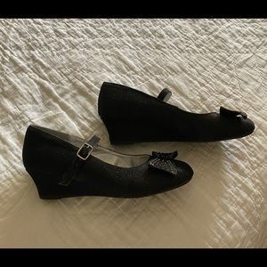 Girls Jessica Simpson Dress Shoes. Black and NWOT. 4M.$26. w/free shipping.